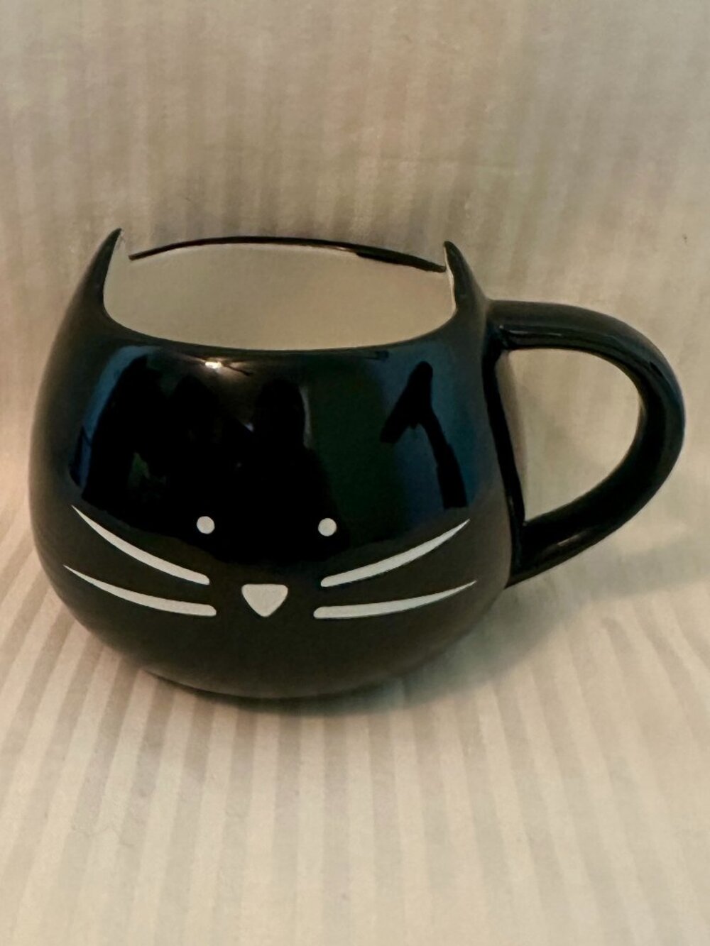 NEW! ADORABLE BLACK CAT LARGE CERAMIC MUG WITH SURPRISE CAT / KITTY INSIDE!
